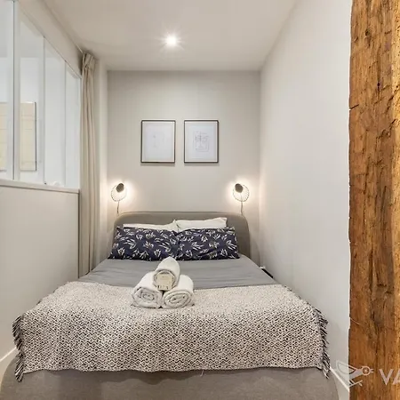 T2 Les Marionnettistes, 3 People, Baby Equipment Charleville-Mézières